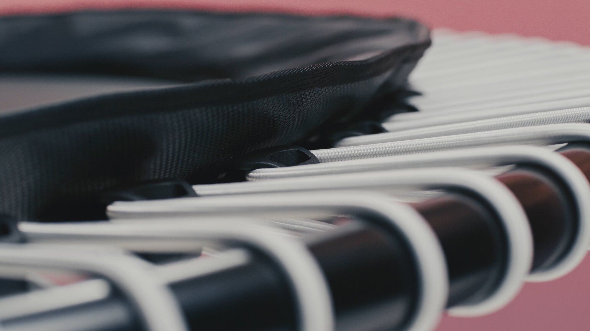 Experience Flow Motion: High-Tech for pure lightness.