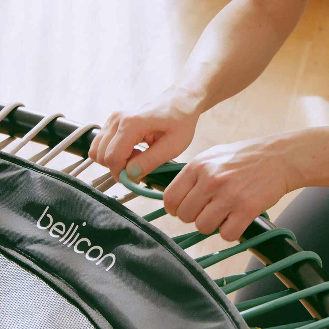 Close-up of the bellicon Flow Motion bungee suspension and Mat Hooks 2.0.