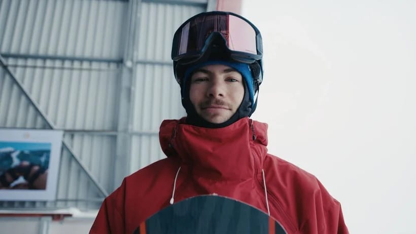Portrait du snowboardeur professionnel Jonas Junker.